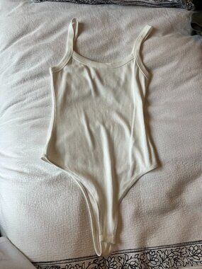 NWT Elodie Sleeveless/Spaghetti Strap White Ribbed Bodysuit, Size Small